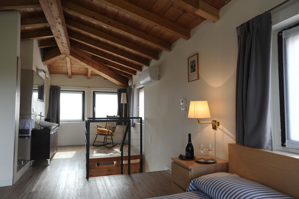 Monte Maino Bed & Breakfast Desenzano del Garda Room photo