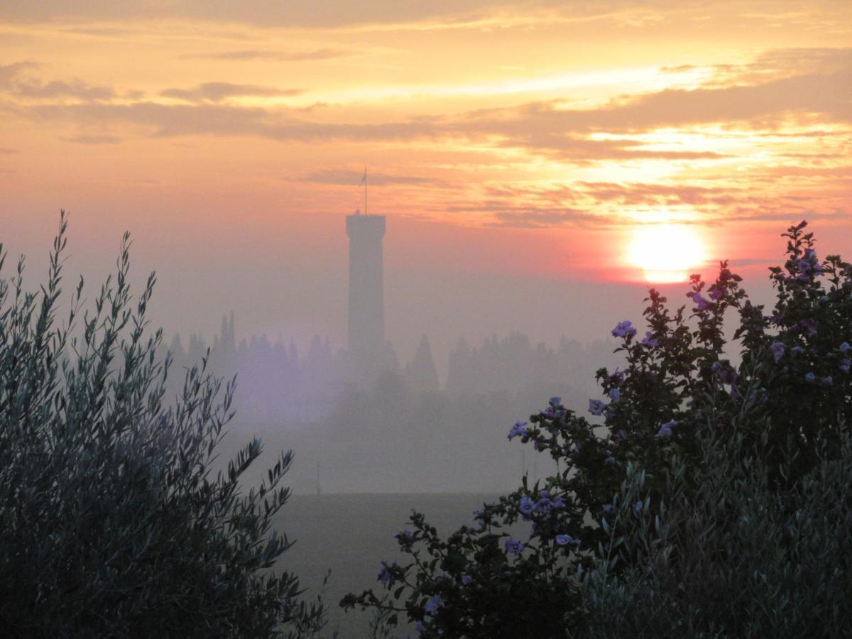 Monte Maino Bed & Breakfast Desenzano del Garda Exterior photo